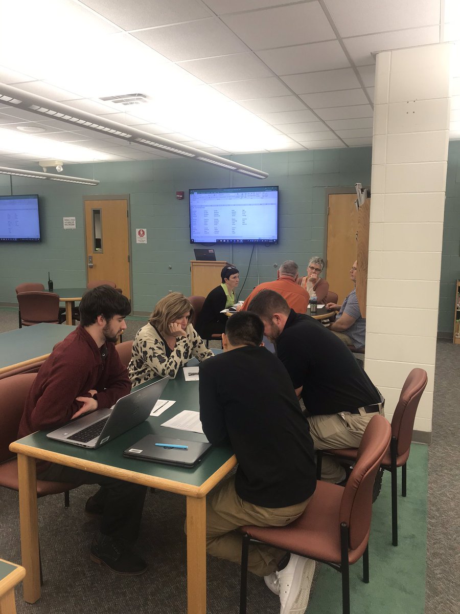 ESomsky's tweet photo. Yesterday @eastmiddlesc teachers dove a little deeper into close reads by teaching others and sharing strategies! Thanks Mrs. Mulroy! @TomMcGu81135607 @jhardinems #BetterTogether #Learners #EMSrocks! https://t.co/ncHFFVyRPW
