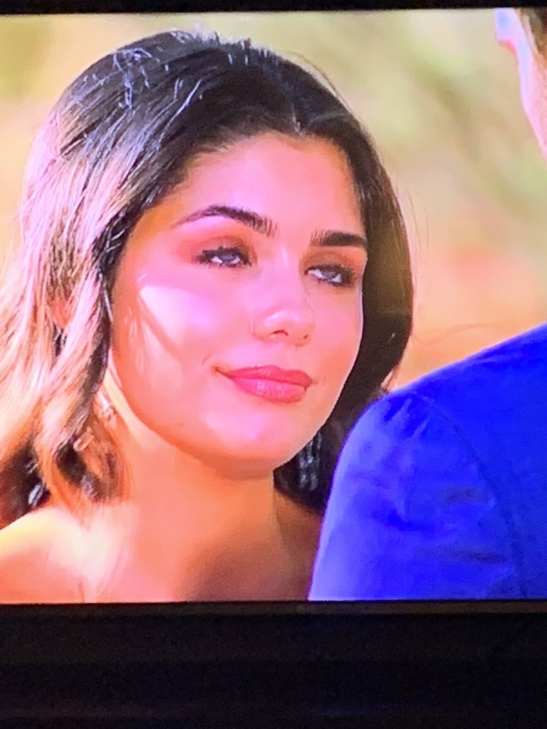 TheBachBabes's tweet photo. My mommy loves you so I love you too

#TheBachelor https://t.co/N3QuZrVYnX
