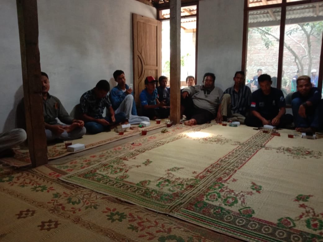 bppsdm_puslatkp's tweet photo. Penumbuhan Kelompok Pemdudaya Ikan (Pokdakan) terus dilakukan guna meningkatkan perekonomian masyarakat.

Yups, seperti Hari Risnawan, PPB Kab. Sragen yg telah berhasil membentuk Pokdakan Rojo Mulyo di Desa Tegaldowo, Kab. Sragen.👏🏻
Semoga masyarakat semakin berdaya &amp; sejahtera💪🏻 https://t.co/3vLZIeGrSQ