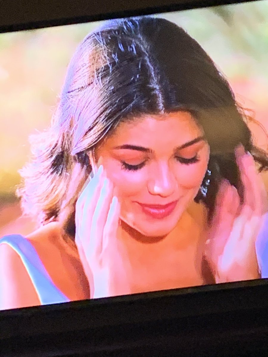 TheBachBabes's tweet photo. When you were just in it for the instagram followers 

#TheBachelor https://t.co/oq5KaKotA6
