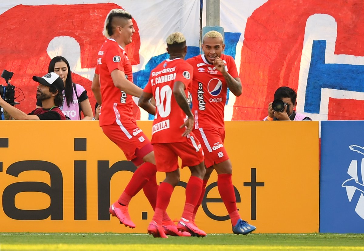 Libertadores's tweet photo. 🇨🇴 ¡@AmericadeCali volvió a ganar un partido en la #Libertadores tras 15 años exactos! 👏

🔙 10/3/2005: 3⃣-1⃣ a @AthleticoPR 

🔜 10/3/2020: 2⃣-1⃣ a @CruzadosSADP https://t.co/LUvMToc990