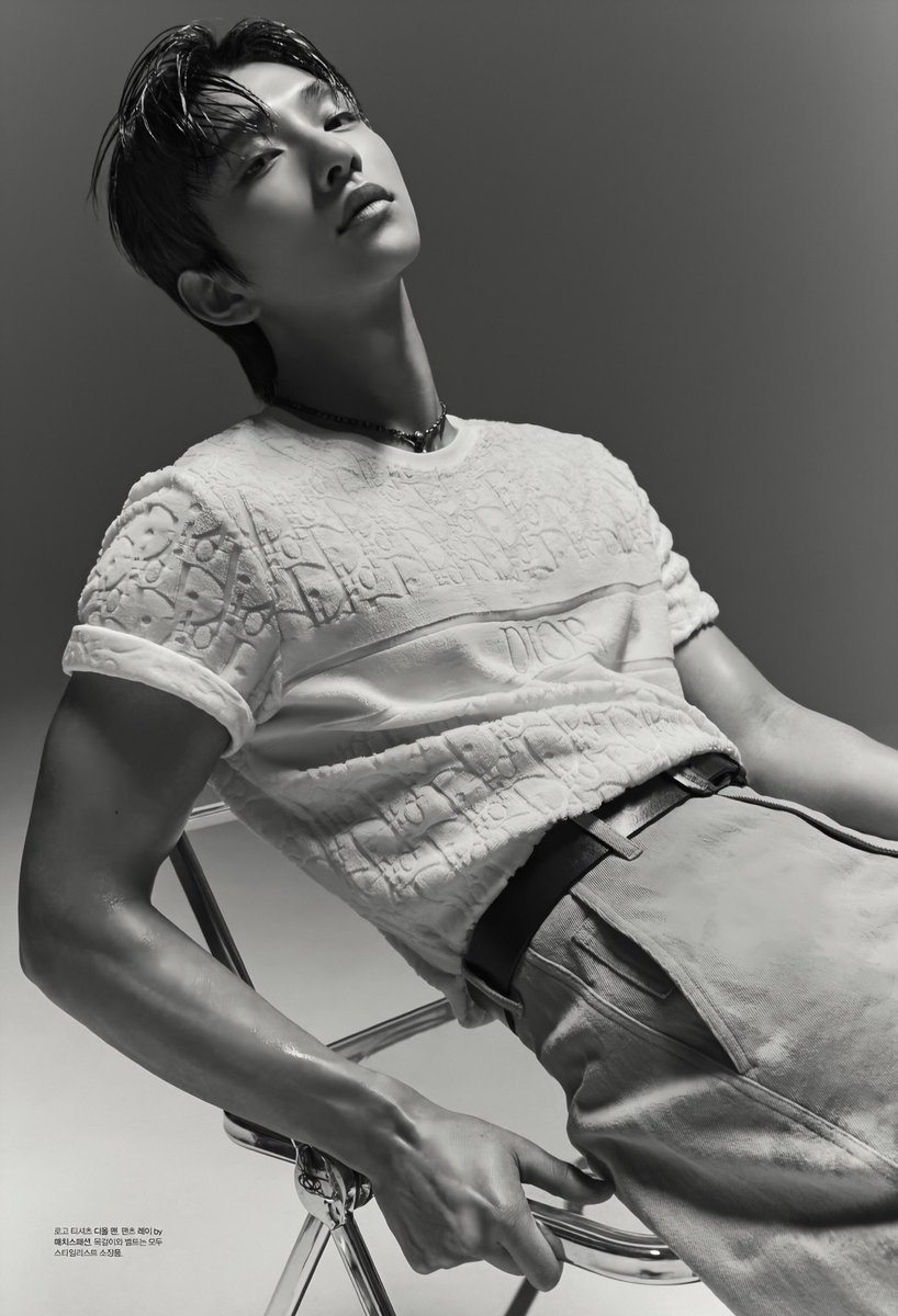 PHOTO] #SEVENTEEN's #JOSHUA for 1stLook (@1stlookofficial) April