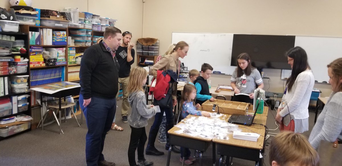 tayloc17's tweet photo. Another successful STEM night at Highlands Elementary.  Thank you to all our teachers and community partners for making a great evening of learning, exploring and fun https://t.co/RuQm8ck153