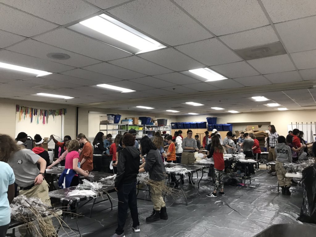 ScncTeacher2015's tweet photo. @GlenviewEMSD wrapping trees for Living Lands and Waters “One Million Trees” project. https://t.co/qXoQ6UrhDR