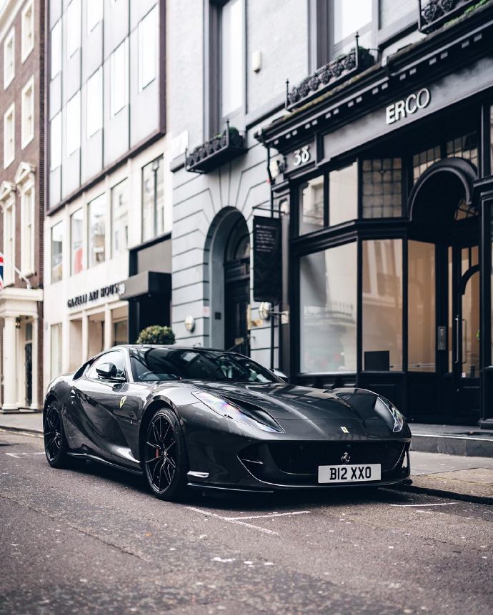 VJ_VirinZy's tweet image. .....สวย คมปาดใจ #Ferrari 812 Superfast 
#supercar #whell #car #topcar #Cars01豪车拍 #CarWilson豪车汇 #爱擎海CLUB #SSCS图集 
weibo.com/CarWilson?refe…