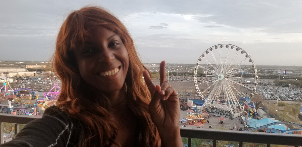 memaska's tweet photo. Finally! Seeing NCT 127 tonight!!!! #RODEOHOUSTON https://t.co/hgzFSV4oIU