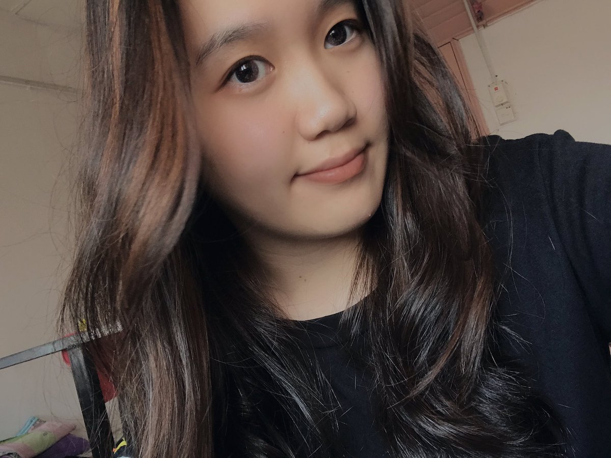 waterlilydolan's tweet photo. I just look cute... what? https://t.co/DXVFbNXrZ0