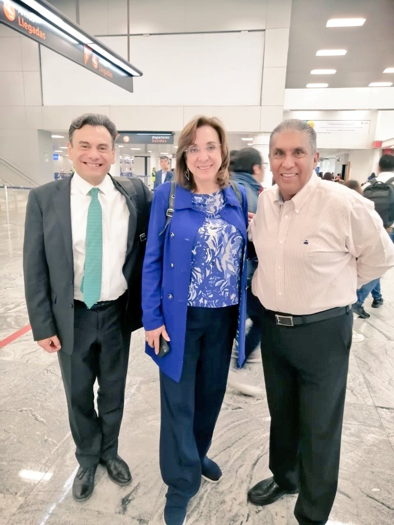 fundacionfind's tweet photo. Trabajando juntos en una nueva Constitución Humanista para Jalisco
@avanterafael @sjrochin @JoseNarroR @manuelmaloMx #JaimeaPerezCalzada #EnriqueMorones #Fundacionfind #PremiosNacionalesDDHH https://t.co/0f0v3kTiOc https://t.co/aO28Ocv1Vt