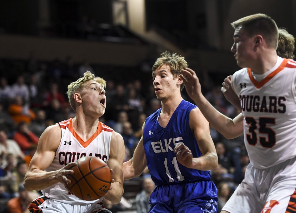 abigaildollins's tweet photo. Viborg-Hurley defeats Elkton-Lake Benton and heads to state. The final score of the game was 63-40. See the full gallery here: https://t.co/38MXeFc5Dm https://t.co/WL0z8PrhlC