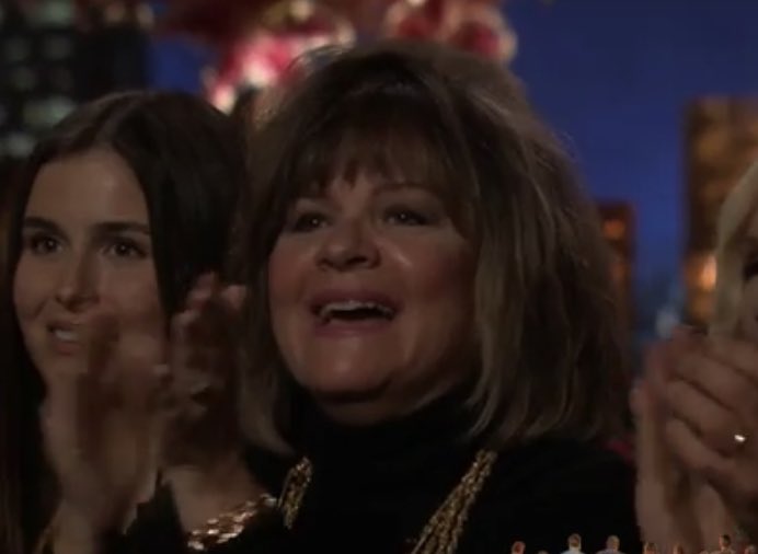 ChicksInTheOff's tweet image. *Hannah Ann walks*

“YOU’RE DOING GREAT SWEETIE!” - Barb #TheBachelor