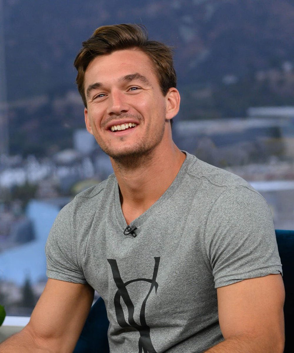 bracketologytv's tweet image. We coulda had a bad bitch. #TheBachelor