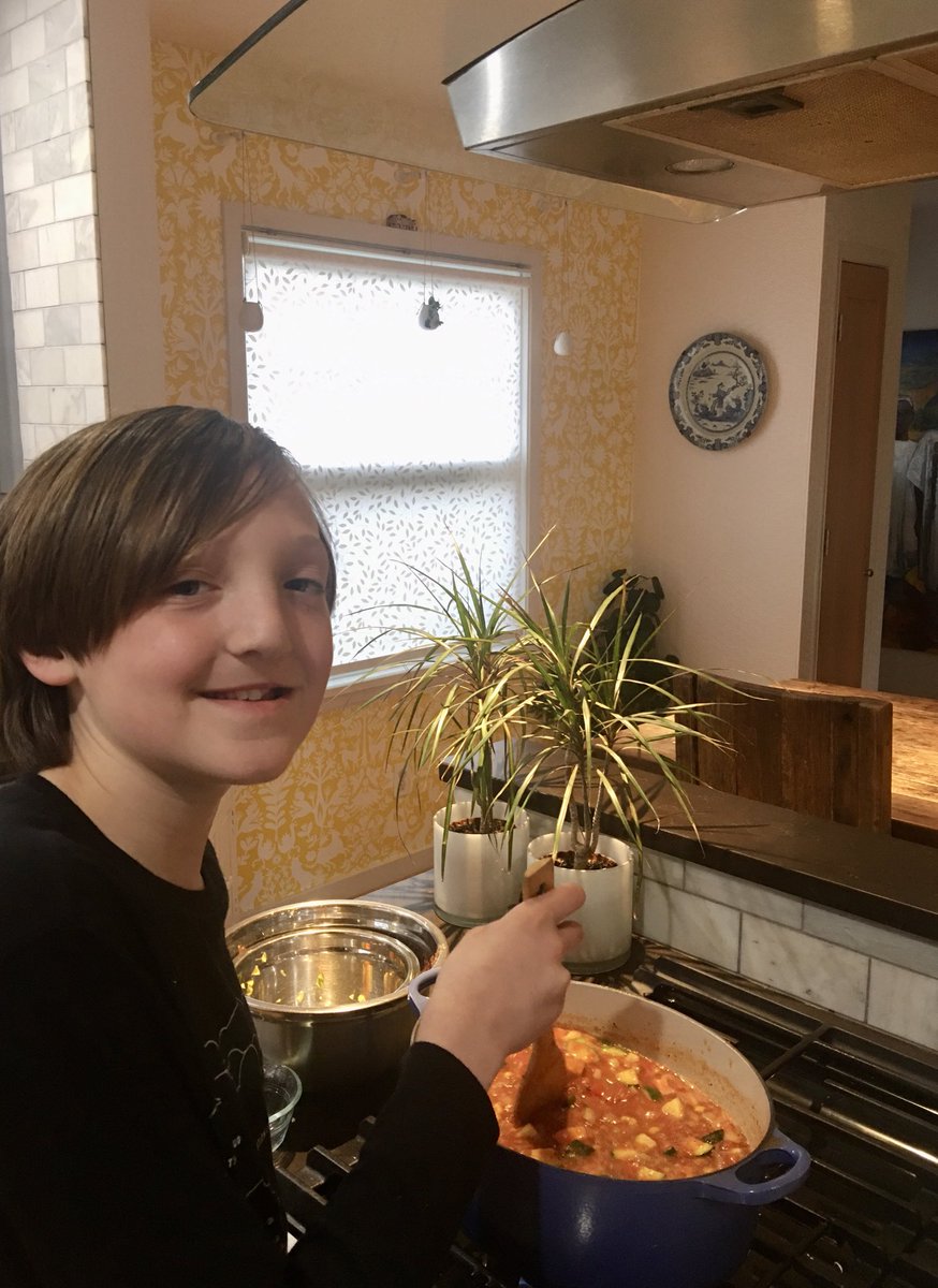 EverinGreen's tweet photo. Making chili after a nutrition lesson at school! Thanks ⁦@PureFoodKids⁩ https://t.co/Pe7yzFPt7G