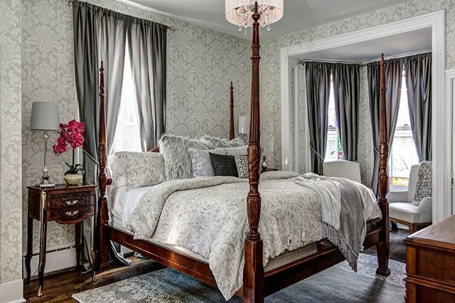 Showcasing the Pharos Cottage at Pharos at The Harrison, Cape May. Which of our unique rooms will you choose for your romantic vacation at Pharos at The Harrison? pharosinn.com/things-to-do-i…