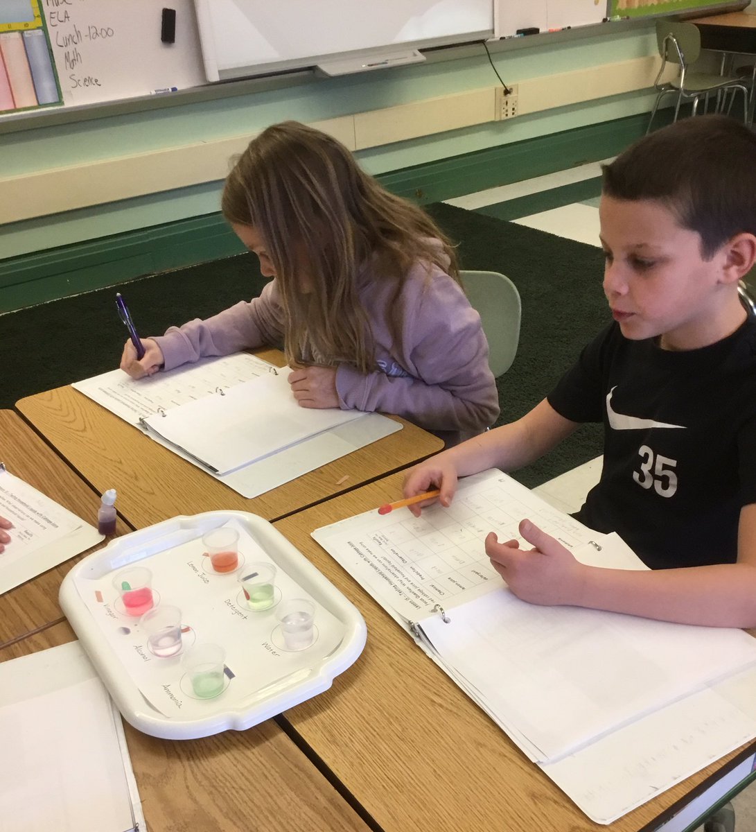 MrO_211's tweet photo. Today we used red cabbage juice as an indicator to test if some household liquids are an acid, base, or neutral. Acids turned red/pink, bases turned green, and neutral stayed the color of cabbage juice. We also tried out litmus paper. Can you tell which is acid, base, or neutral? https://t.co/aTKMxFPGwy