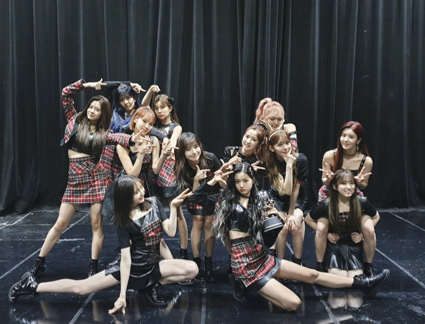 EuNbI_wiz1's tweet photo. デビュー500日おめでとう♥️
戻ってきてくれて本当に感謝してます
家族のように強い絆で結ばれた12人が大好き😌♥️
永遠にWIZ*ONE✊🏻
#500DaysofDreamWithIZONE
#500DaysWithIZONE 
#FightForIZONE https://t.co/77czTF1IuY