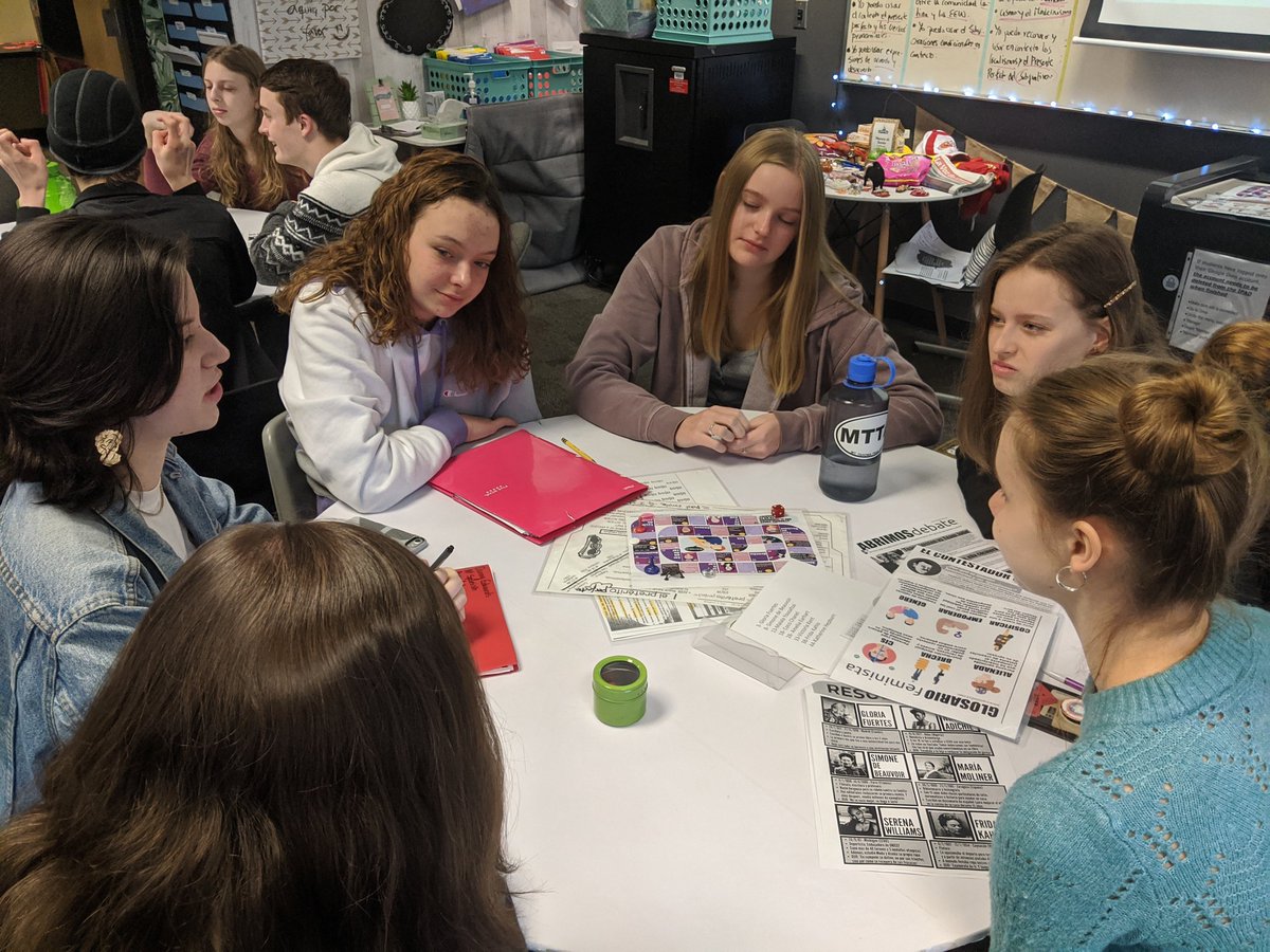 profeLMadrid's tweet photo. Who was #SimonedeBeauoir? And #GloriaFuertes? Costumes for women vs. for men, #Disney and the #romantic love, #crystalceiling, #stickyfloor, & more to discuss. #flippedlessons #independentleaners #BLinaction #globalchallenges #gamification #Spanish #langchat en español 💪🏿💪🏾💪💪🏼🟣 https://t.co/UyI5lMmcj6