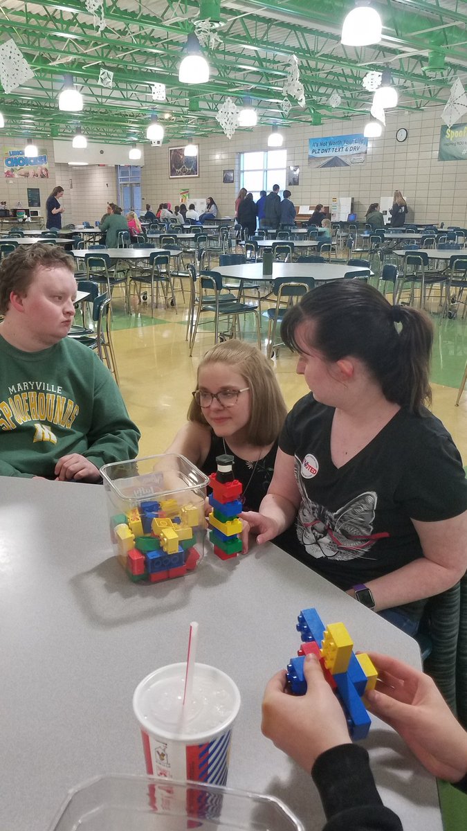 Srawoodmv's tweet photo. Celebrating Spanish 3 project night. https://t.co/85au5Ivuoa