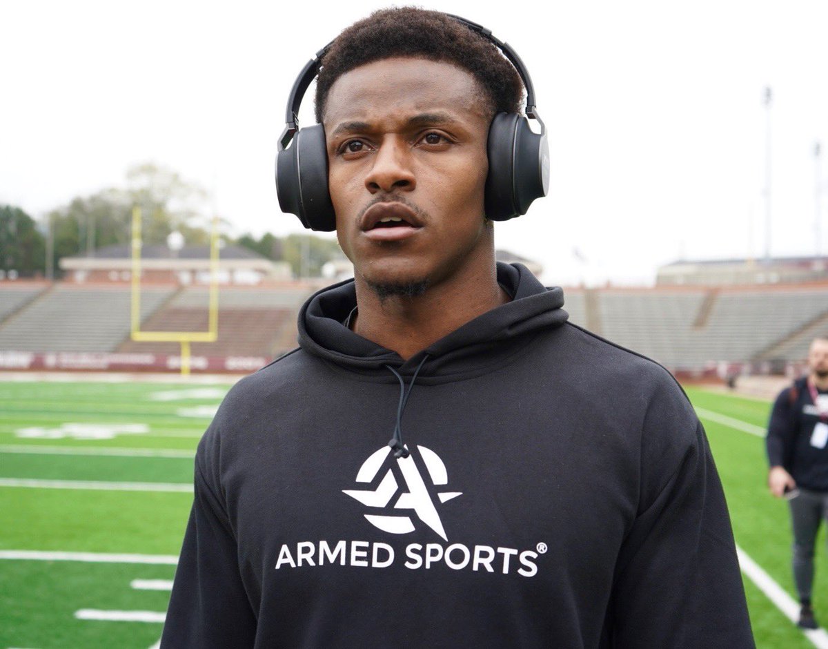 Big s/o to my people over at <a href="/malektronic/">Malektronic</a> for helping me get pro day ready. These Bluetooth headphones been 🔥🔥