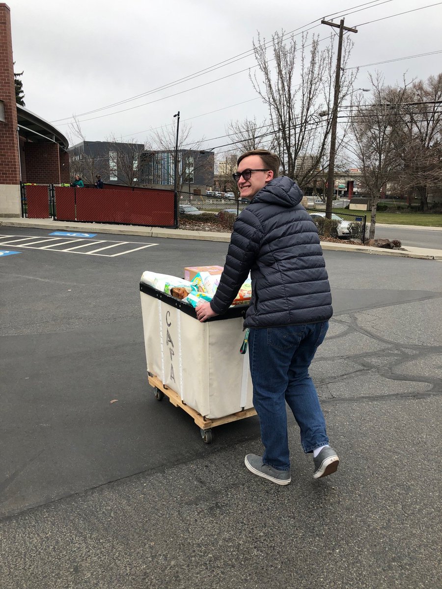 MtSpokaneHS's tweet photo. Over 13,000 diapers delivered to CAPA today!
Well done Senior Class Council!
Thank you, ASB, for all of your help!
#CaringCats https://t.co/LiIJiEWFpn
