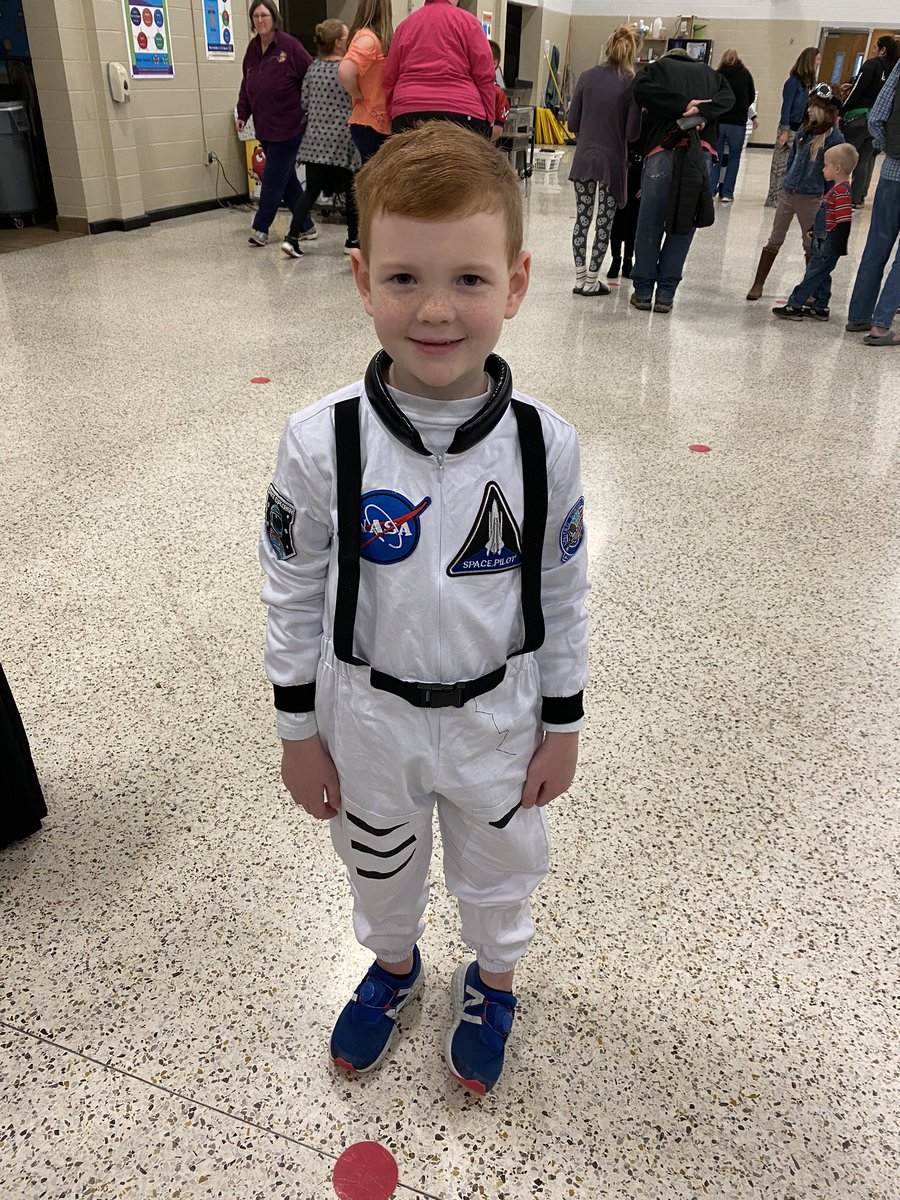 WaddellJB's tweet photo. Proud of this little man! He did a great job as Neil Armstrong in the 2nd Grade Wax Museum. #daddysboy #daisypride #spartans https://t.co/D6PxZXXnGQ