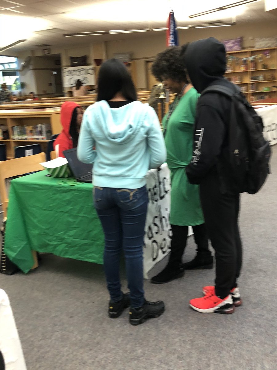 FHS Freshman Registration @Cushman_FHS <a href="/A_Klein09/">Ana_klein09</a> @OJA_FalconAP <a href="/KristenWitt13/">Kristen Witt</a> <a href="/quijas_fhs/">Valorie Quijas</a> <a href="/CA032/">FHS AFJROTC</a>