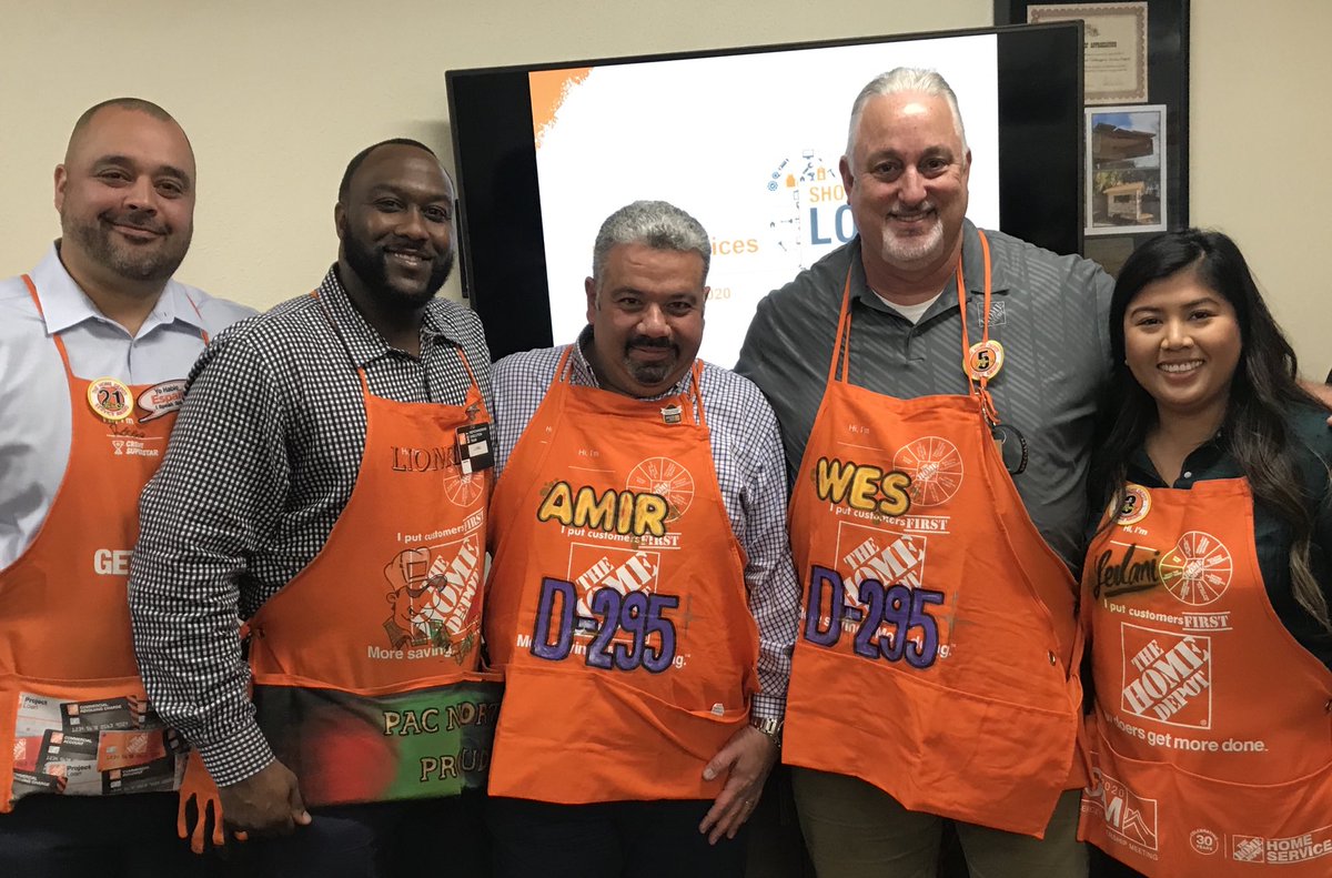 WDentonthd's tweet photo. Thanks for the D295 Aprons! Huge Shout Out and Homer for D295 DSM Leilani for her Leadership, Partnership, Mentorship, and Friendship! HDIS San Francisco has your back! #EveryStoreEveryDay @MikeSpates @THDLeilani @lionel_stevens @wendyofthewest https://t.co/4LLD0kl2vA