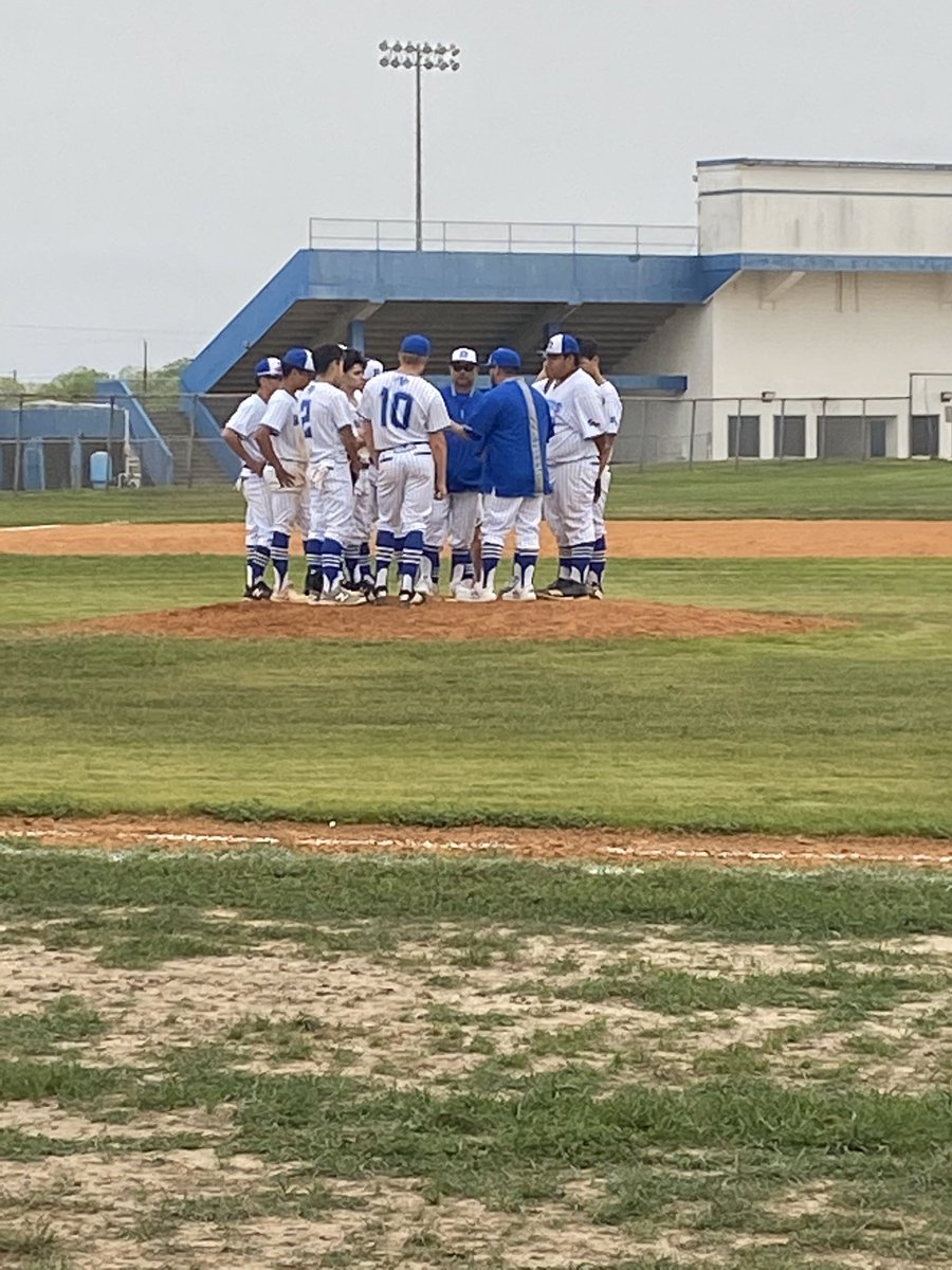 BBPB_Badgers's tweet photo. Ben Bolt Palito Blanco Badgers get the Win this afternoon 11-1 against Benavides. Good team win, to open up our first game at home. Gotta keep working! ⚾️🙏🏽☝🏽 #HavePurpose #NewBlueCrew https://t.co/JwlJ3hitNp