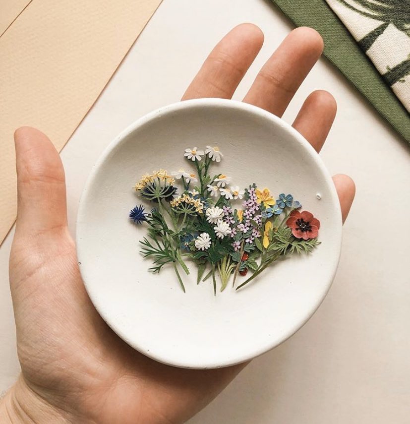 tamjaichunbkk's tweet photo. lissova_craft เค้าเป็น paperartist ทั้งไอจีเค้าคือเป็นการนำกระดาษมาประกอบกันออกมาเป็นดอกไม้ต้นไม้ เห็นอะไรแบบนี้แล้วชอบ แต่ให้ทำเองคงจะไม่ไหวว 🌱🌷🌿💐 https://t.co/0a4BfMrA2U