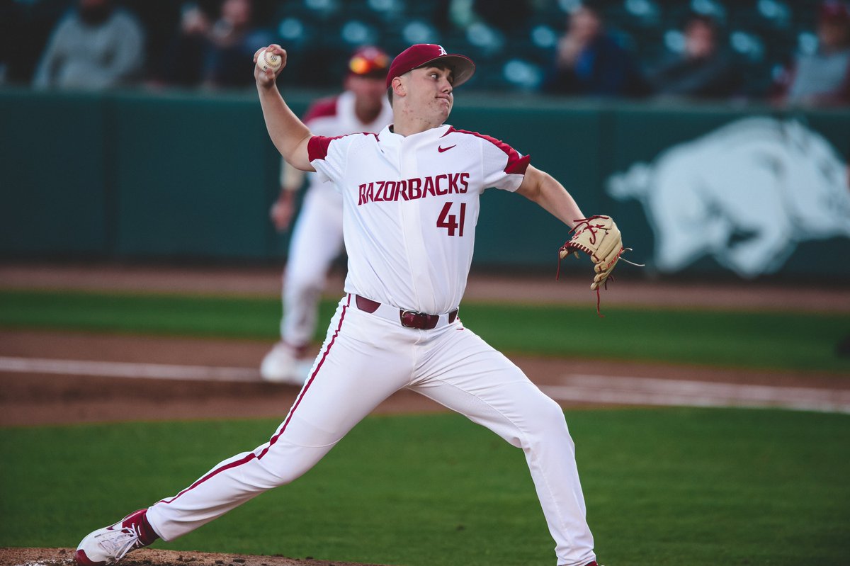 RazorbackBSB's tweet photo. Big. Willy. Style. 

Quite a first start for Will - 6.0 IP, 7 H, 1 R, 0 BB, 3 K

👏👊👍 https://t.co/k3U8BR011U
