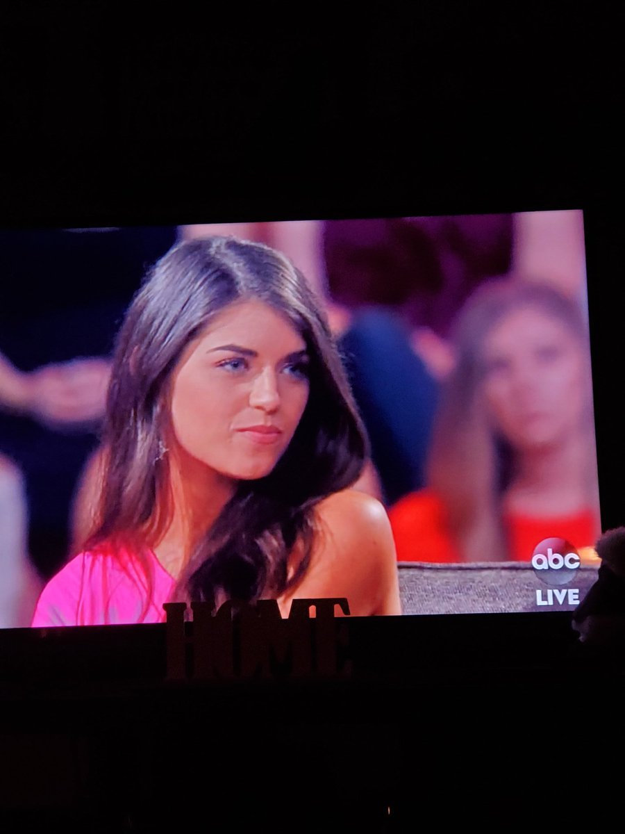 Megan04419342's tweet photo. Madison's gonna be biting her tongue for the rest of her life if she stays with Peter. Barb is a nightmare. #TheBachelor #TheBachelorFinale https://t.co/MhA81w0qr5
