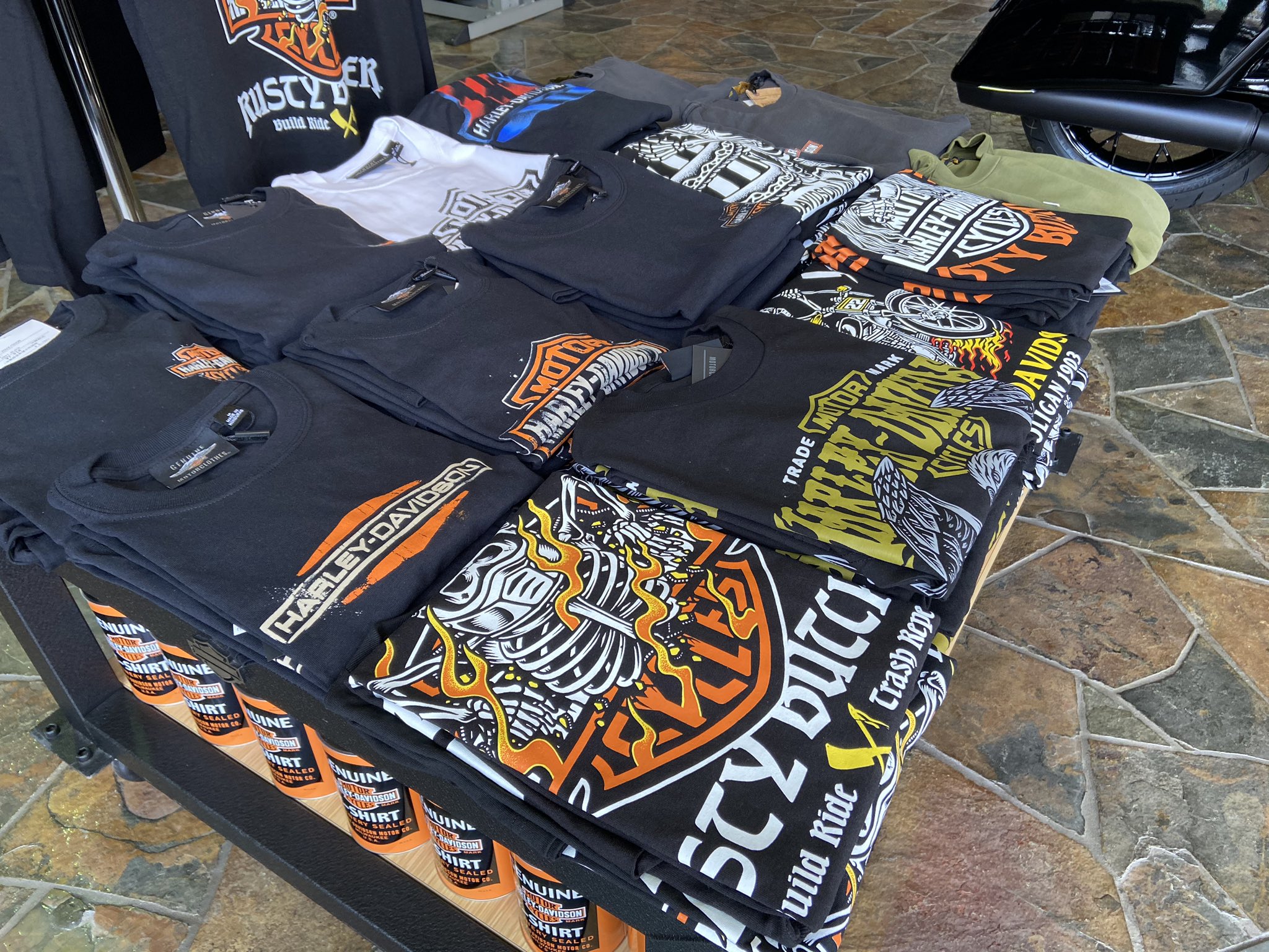 ハーレーダビッドソン須磨 かっこいいハーレーダビッドソンのtシャツが多数入荷しております 是非見に来てください ハーレー ハーレーダビッドソン アパレル アメカジ ロック バイカー 服 Tシャツ バイク オートバイ かっこいい T Co
