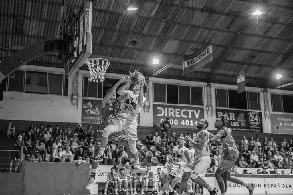 LevelMediaUy's tweet photo. El @DSCbasket no afloja y sigue! #LevelMedia https://t.co/pvTQgA8YQs