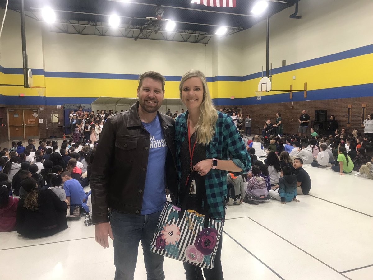 colvincougars's tweet photo. This morning Grant from The House FM stopped by to surprise Mrs. Jones with some teacher appreciation gifts. We appreciate you Mrs. Jones!! We are blessed to have you in our team. 
#ColvinPRIDE😀 https://t.co/gGN2mcgyJa