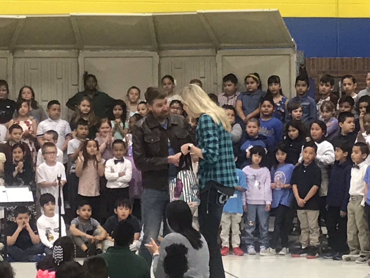 colvincougars's tweet photo. This morning Grant from The House FM stopped by to surprise Mrs. Jones with some teacher appreciation gifts. We appreciate you Mrs. Jones!! We are blessed to have you in our team. 
#ColvinPRIDE😀 https://t.co/gGN2mcgyJa