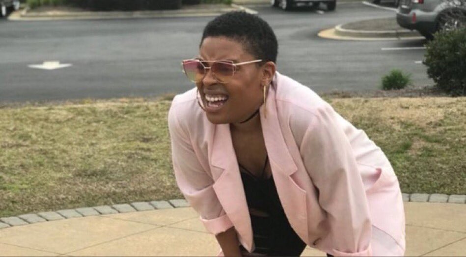 Abdysphere's tweet photo. Me trying to read Barbs lips talking crap about Maddie #TheBachelor https://t.co/olTiJcM27j
