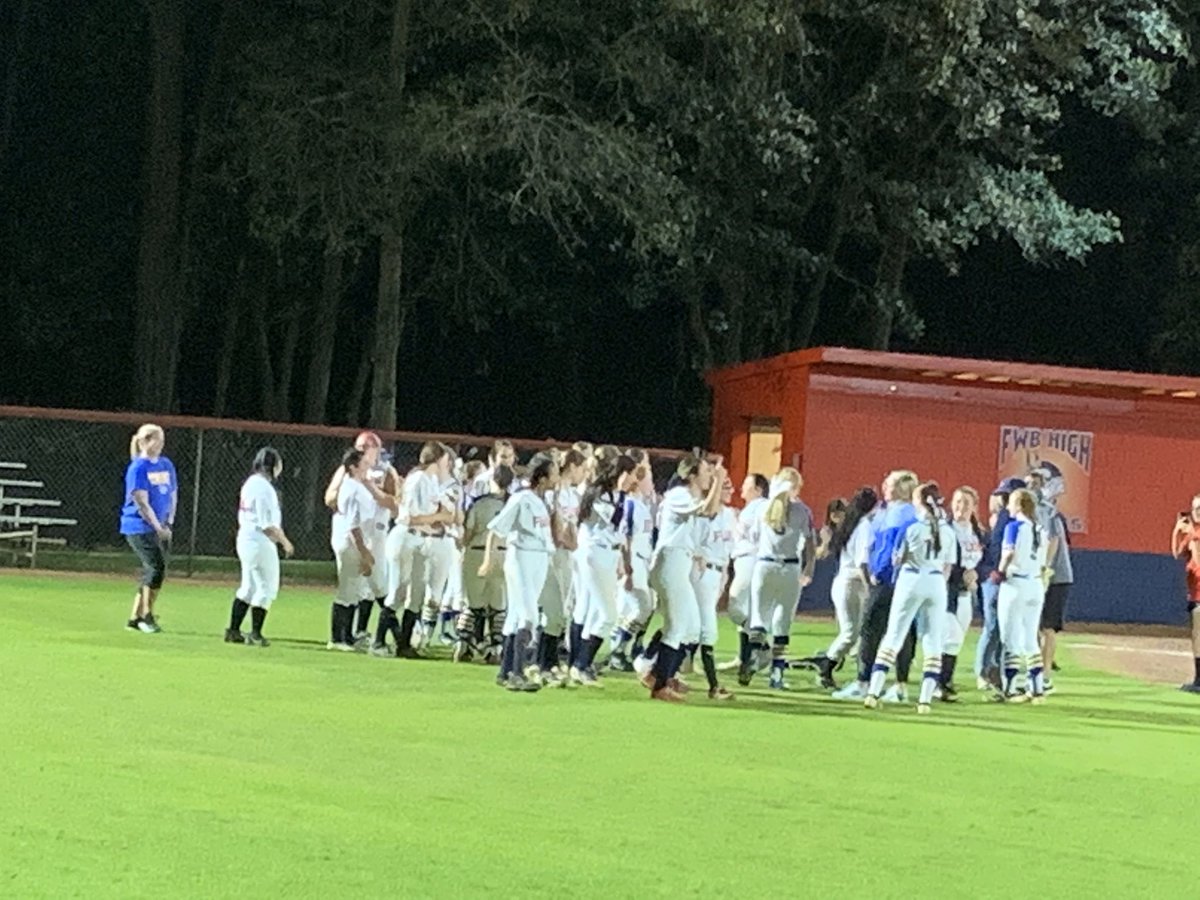 DCAWildcats's tweet photo. The varsity softball team played Ft. Walton Beach High School tonight. After the game, the team presented DCA with a check for $3100 given by the school and it’s families. Thank you, Ft. Walton Beach High School for being so generous! #DCAWildcats #DCAStrong https://t.co/0dbRCL8HLQ
