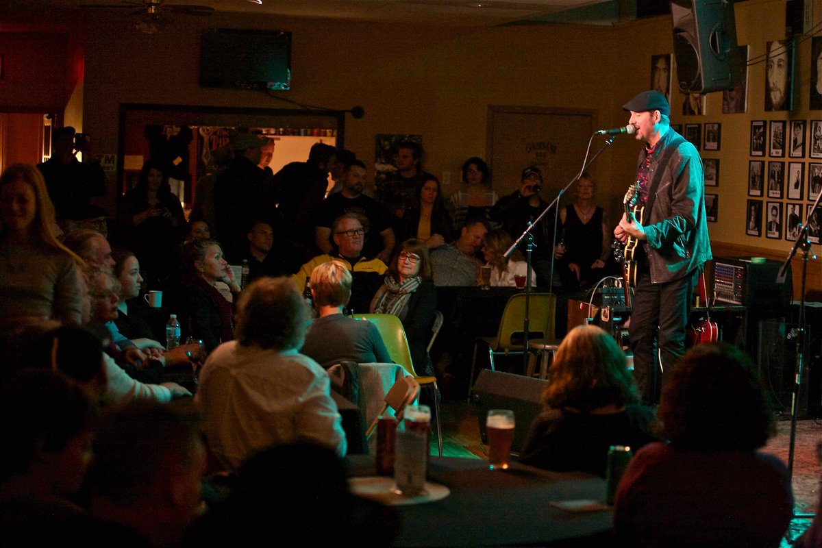 musicbythebay's tweet photo. April 25th in #WhitbyON, Steve Strongman will fill the intimate confines of the Avalon Lounge with the sounds of #WorldClassBlues. We want you to be there! Click for tix >> https://t.co/QIEoYthBkT << @DurhamTourism @TOBluesSociety (Photo by Stephen Ferry) https://t.co/jeZ7xSawoA