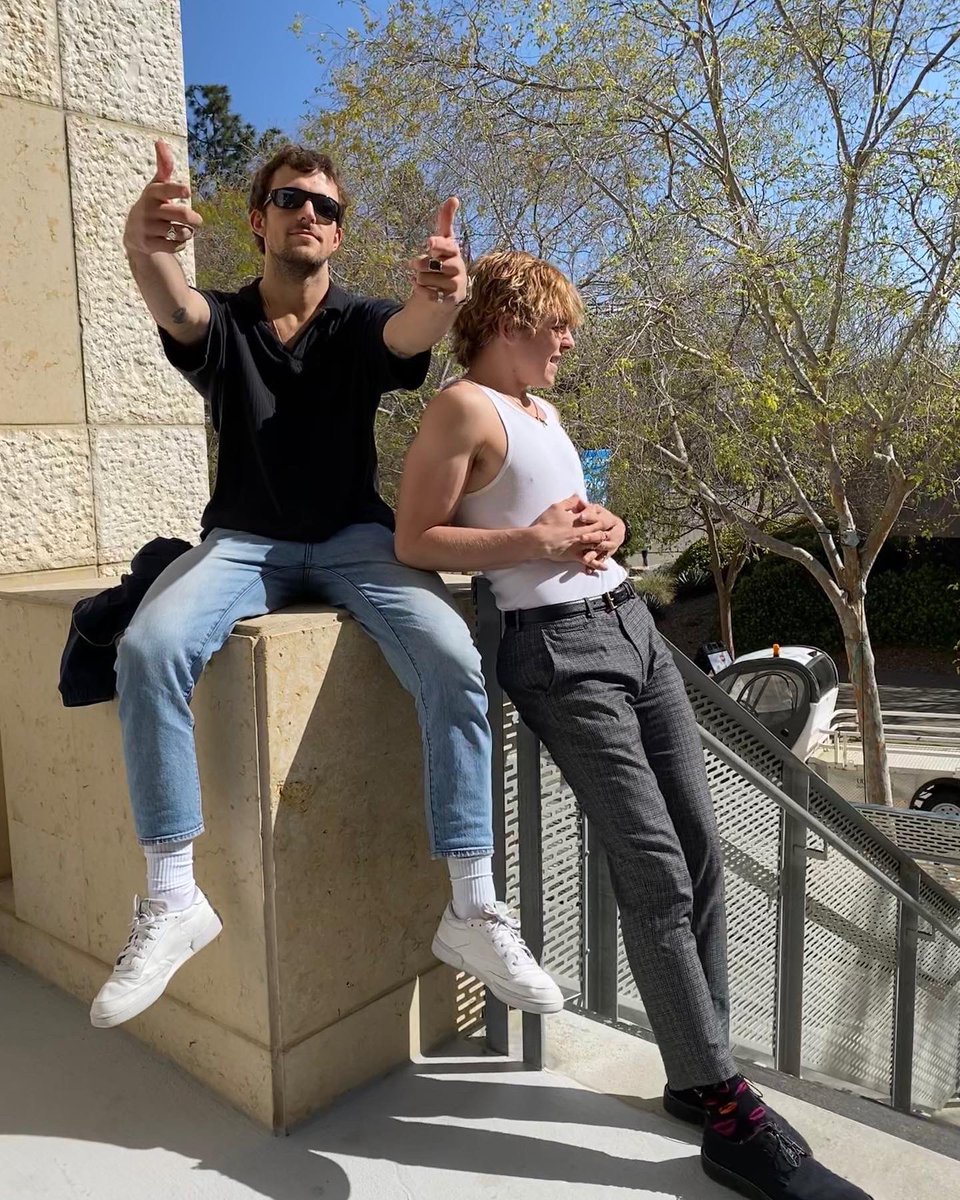 H_ross_K's tweet photo. やっぱりブロンドがすきなの😳

@RossLynch @thedriverera https://t.co/aP04nOlhEk