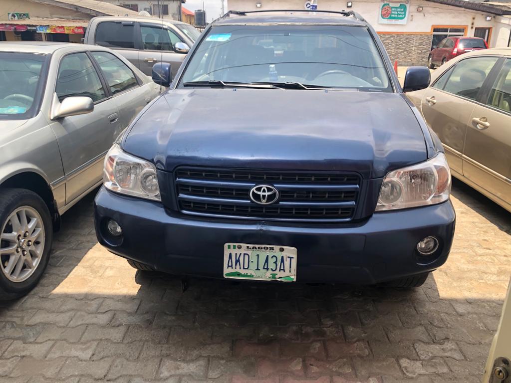 2. 2004Toyota highlander. Buy and drive V6 .very sound engine. Price :1.2m