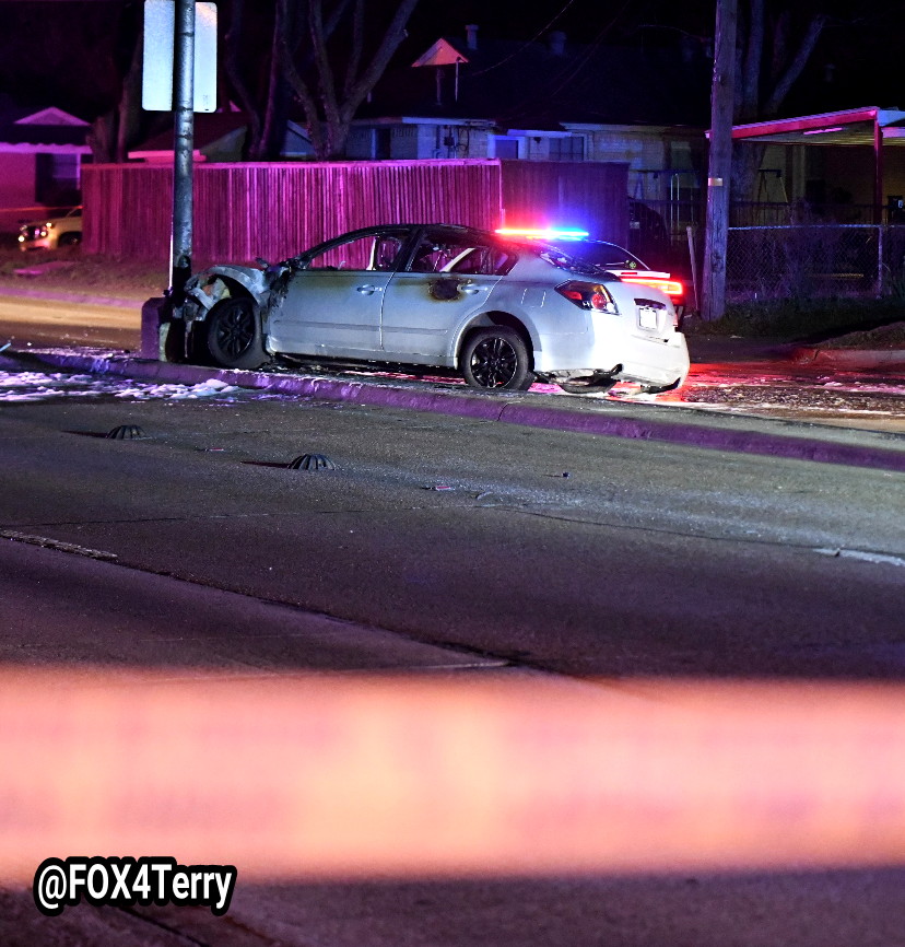 FOX4Terry's tweet photo. #BREAKING A fiery crash along Ferguson Rd in the #CasaView area of #Dallas has left two people dead. Story @GoodDayFox4 @FOX4 https://t.co/pfSdjjIaqt