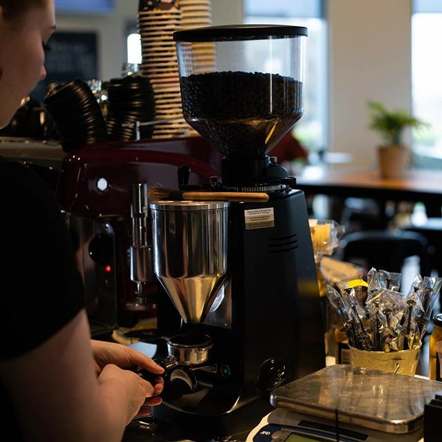 windowswestella's tweet photo. Come in and allow yourself to be transfix by the elegant brewing process required to make each coffee. Smell the aroma from the freshly ground beans and enjoy the company of our friendly staff.
-
-
#windowsonwestella #coffetime #coffeeblends #barista https://t.co/5NHIprLypb https://t.co/Ony6pVuoJ5