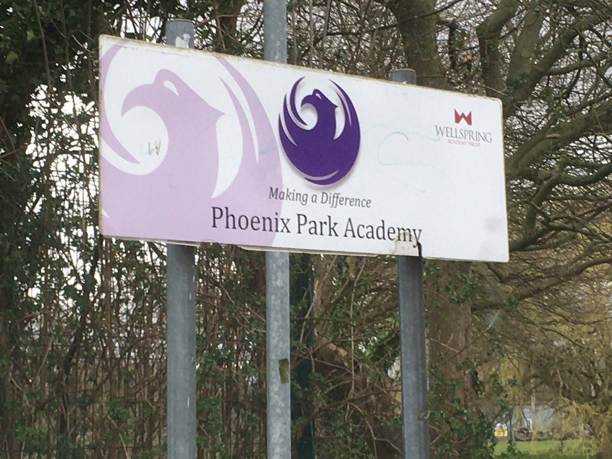 Dominic_Vallier's tweet image. A great day on #Humberside visiting @careersfranklin @Sevenhills___ It was good to hear how you have embedded @StudyLIBF #financialeducation into your curriculum. It was a pleasure to meet your students and hear how ‘it teaches me real lifeskills around handling money” #CeFS