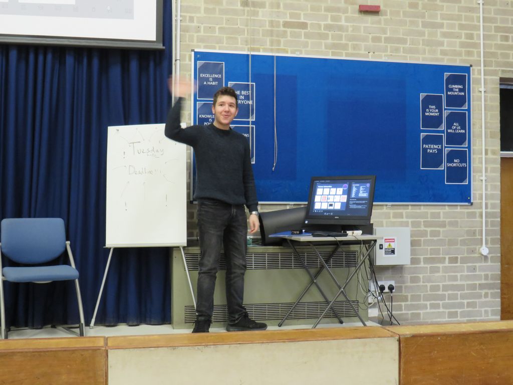 ALUMNI: Thank you to all the #SuttonTrustAlumni who gave presentations on our UK Summer Schools at their schools. It's great to see you inspiring the next generation to explore their higher education options.