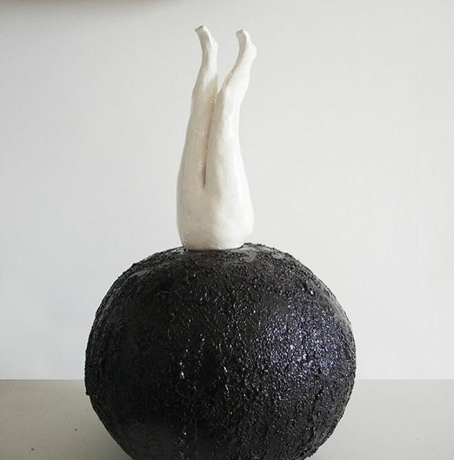 AnnaGodeassi's tweet image. in questo momento immobile e silenzioso ci chiediamo il senso della solitudine e ricreiamo un nostro mondo e il tempo per guardare il cielo, quello vero e quello dentro di noi • in this still and silent moment we are asking ourselves the sense of sol… ift.tt/2vZFf1x