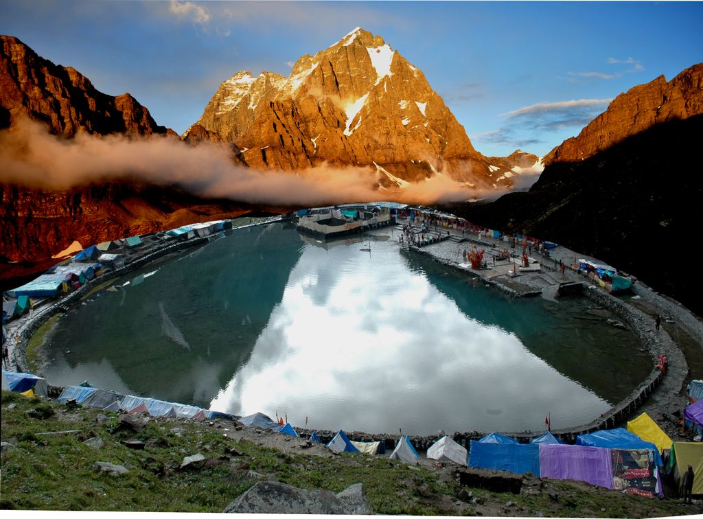 TravelinedCo's tweet photo. Manimahesh Lake Chamba Himachal Pradesh: Manimahesh lake is situated in the Pir Panjal Range of the Himalayas, in the Bharmour subdivision of Chamba district of Himachal Pradesh. #manimahesh #himachalpradesh #blessed #traveler #Himalayas #indiantourism #indiapictures https://t.co/d0jGrvzGOp