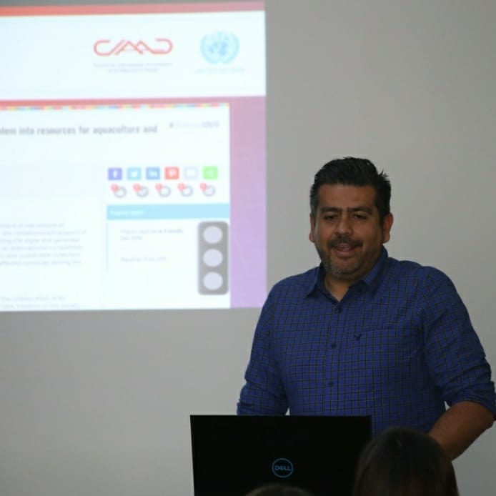 arqjauregui's tweet photo. Gran conferencia con Albert Fakhoury en Cancun, presentando CIAAD y nuestro partnership con @ONU_es @SargazoM @DakatsoGrupo para el tema del sargazo https://t.co/aJF4HBQZdo #onu #ciaad #sargazo https://t.co/aBe8IDRd0N