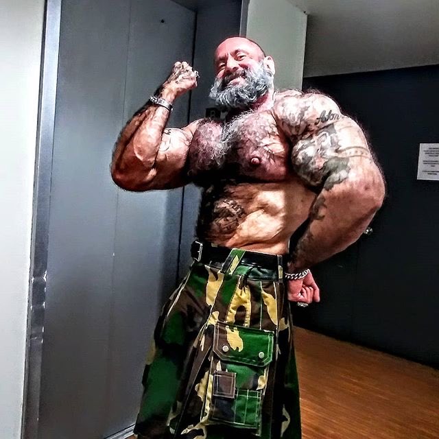 Neverbigmscl's tweet photo. Muscle Eddie https://t.co/Ex9ZP6cfhX