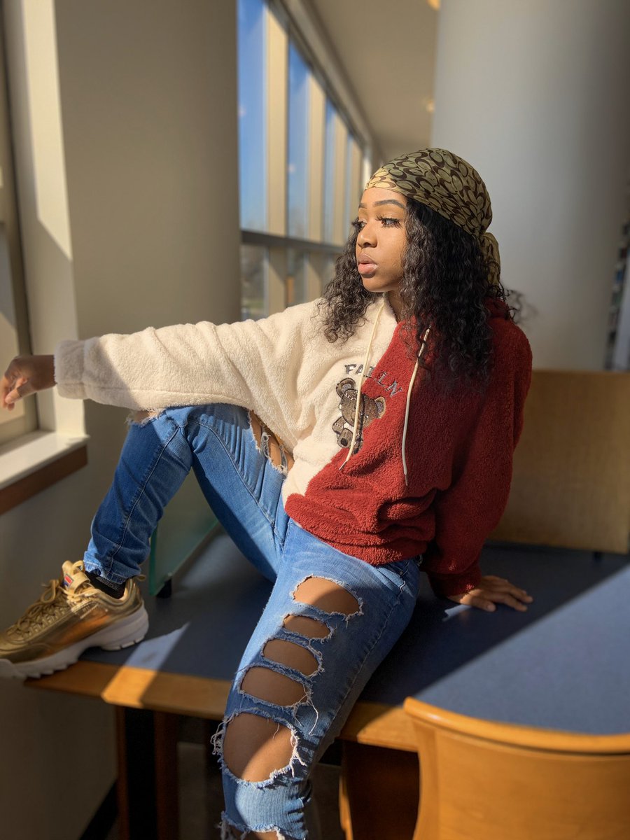 WoobCudi's tweet photo. Simply Unbothered! 
SHOP TODAY 
Falln Model - @itsmalaiya 
#dontgiveup #falln #photooftheday #melaninpoppin #supportsmallbusiness #clothingbrand #hbcupride
https://t.co/596n841b03 https://t.co/uhAGw2Fqza