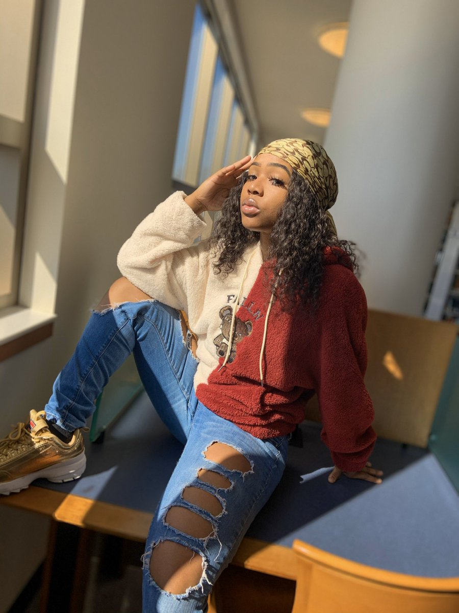 WoobCudi's tweet photo. Simply Unbothered! 
SHOP TODAY 
Falln Model - @itsmalaiya 
#dontgiveup #falln #photooftheday #melaninpoppin #supportsmallbusiness #clothingbrand #hbcupride
https://t.co/596n841b03 https://t.co/uhAGw2Fqza