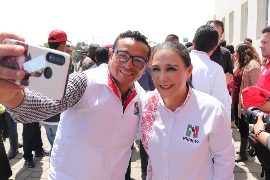 Colosio18Tepea's tweet photo. En #HidalgoDigital contamos con el liderazgo y ejemplo de nuestro amigo, el primer priísta del estado Omar Fayad, quien con acciones palpables apoya y respalda a las y los jóvenes hidalguenses. https://t.co/Eoev31nVzT
